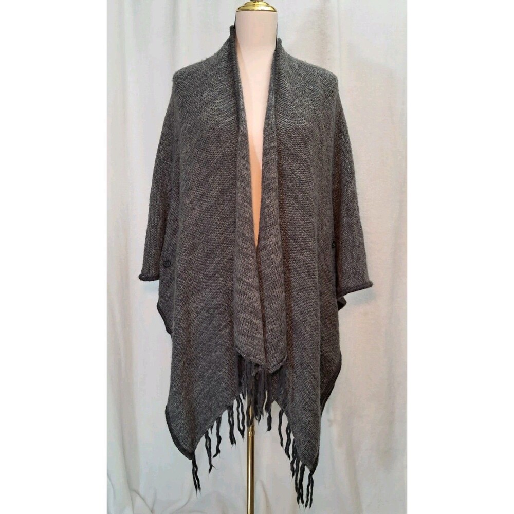 Kensie One Size Gray Heather Fringed Poncho Button Fasten Sides Open Front